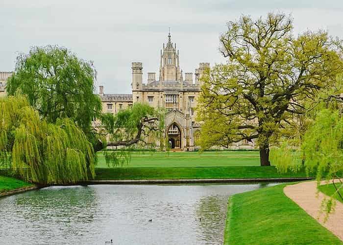 Oxford Weidenfeld-Hoffmann Scholarships and Leadership Programme 2027/28 cover